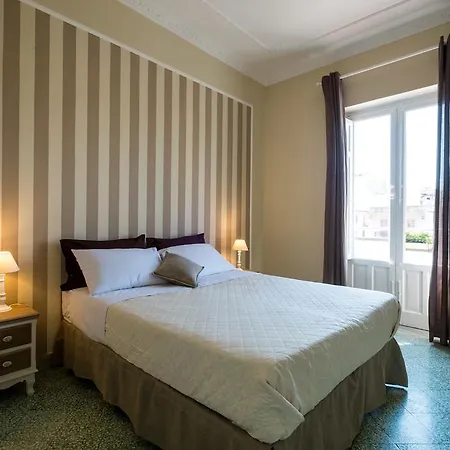Mille E Notte / Station Apartment *